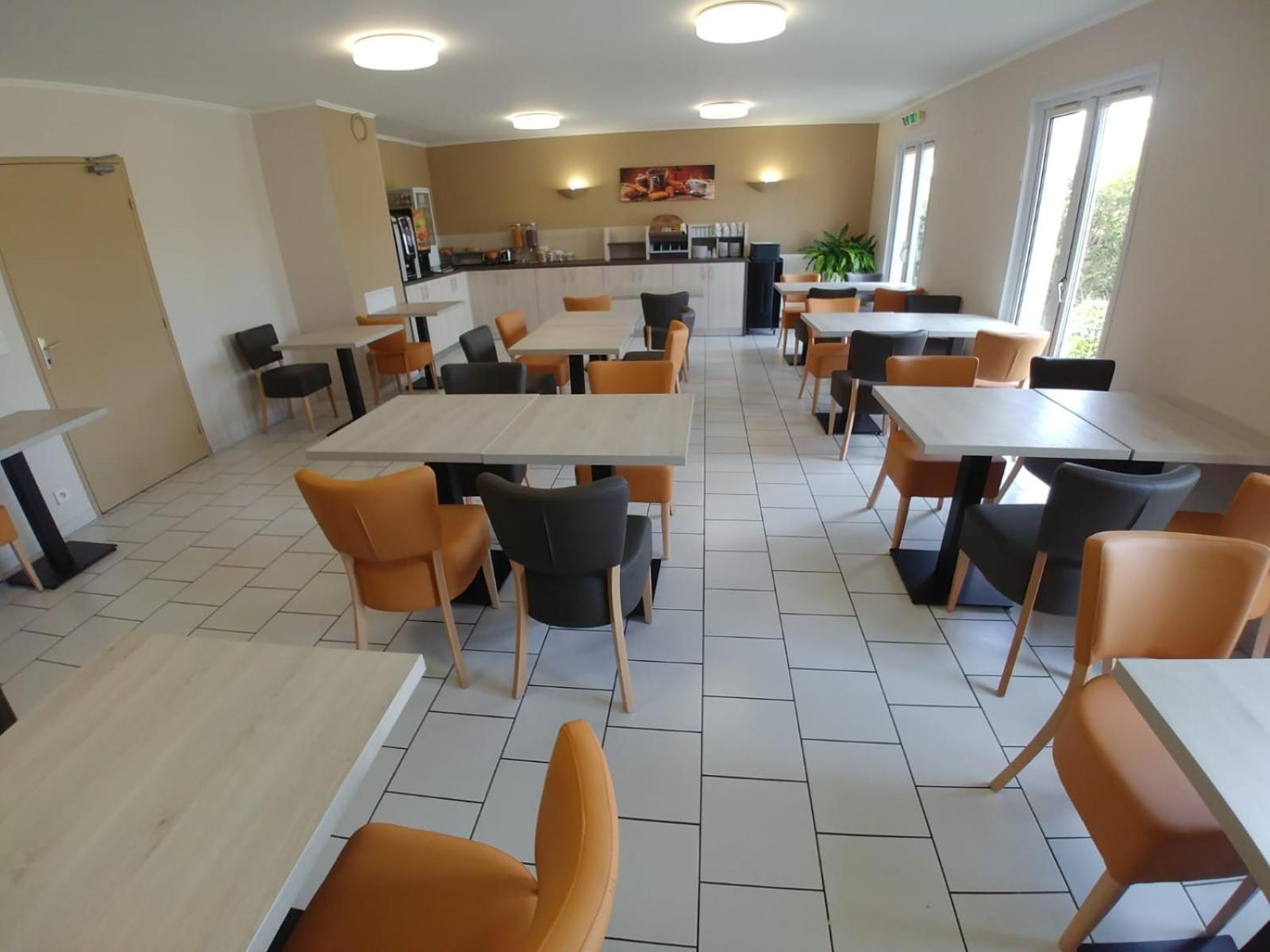 Hotel Altina Pacy-sur-Eure Exteriér fotografie
