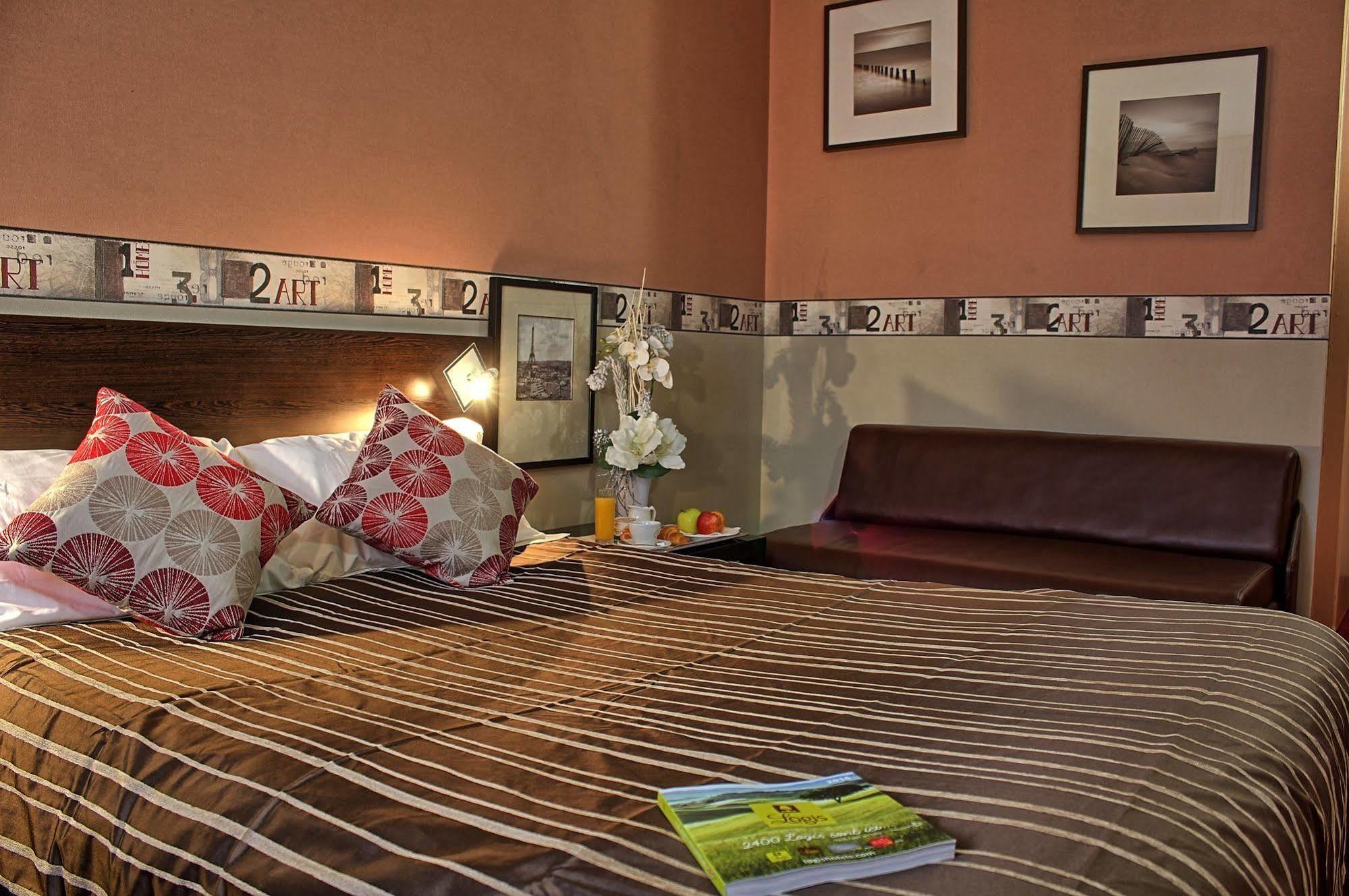 Hotel Altina Pacy-sur-Eure Exteriér fotografie