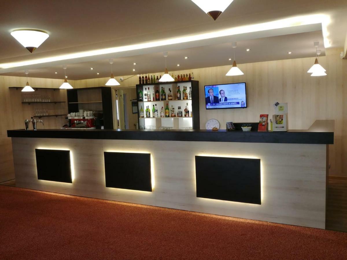 Hotel Altina Pacy-sur-Eure Exteriér fotografie