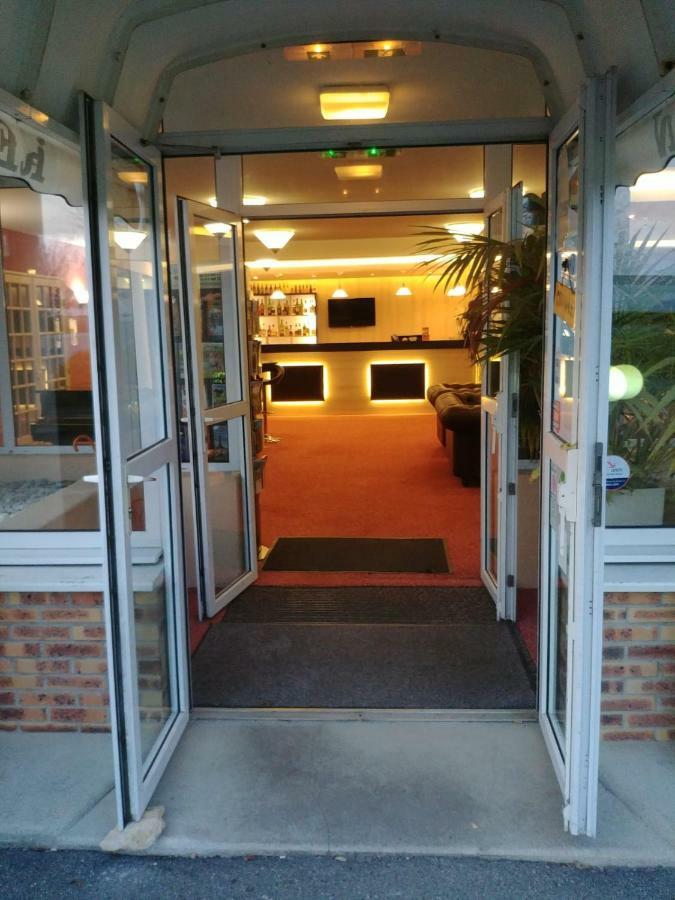 Hotel Altina Pacy-sur-Eure Exteriér fotografie