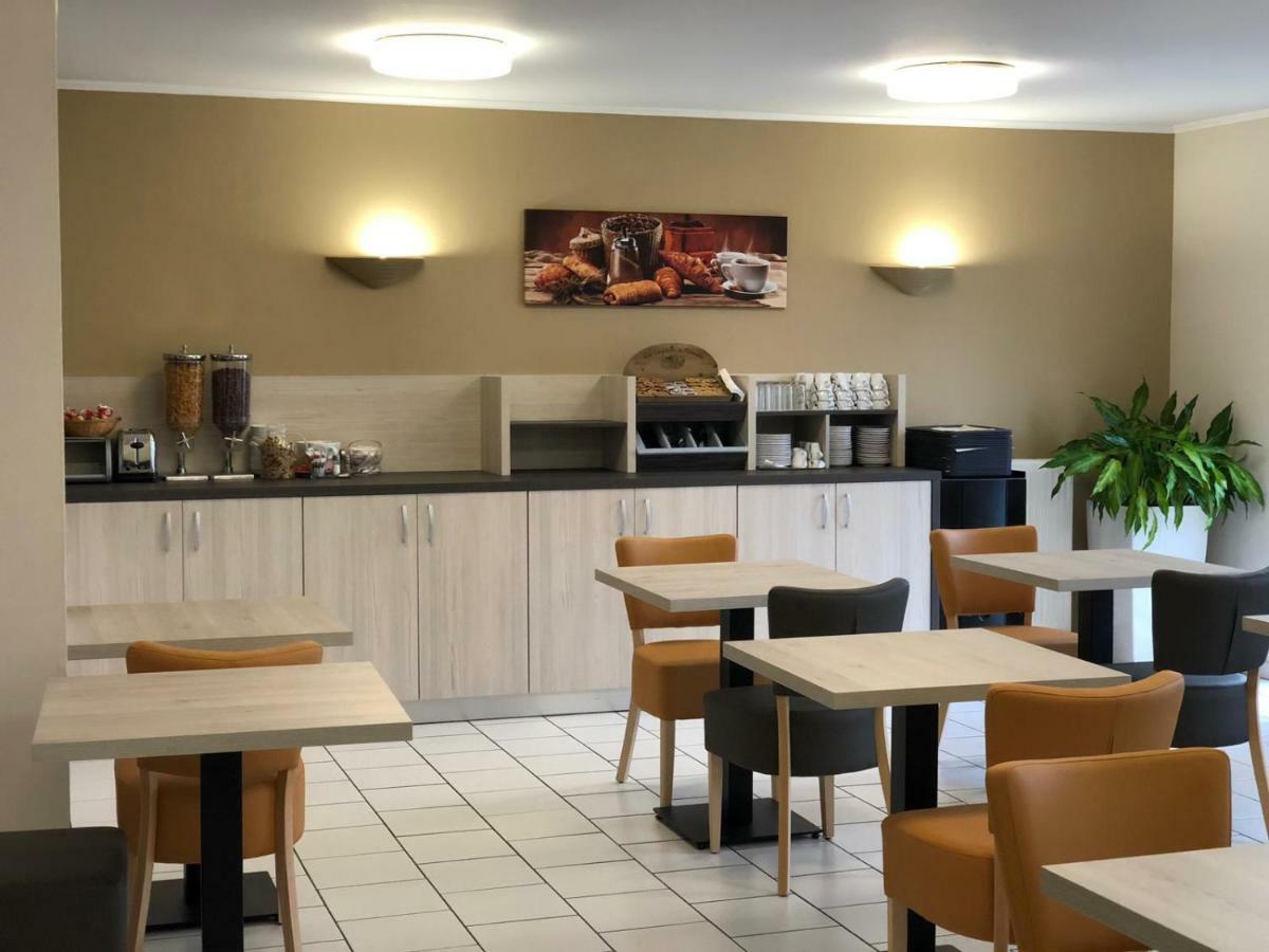 Hotel Altina Pacy-sur-Eure Exteriér fotografie